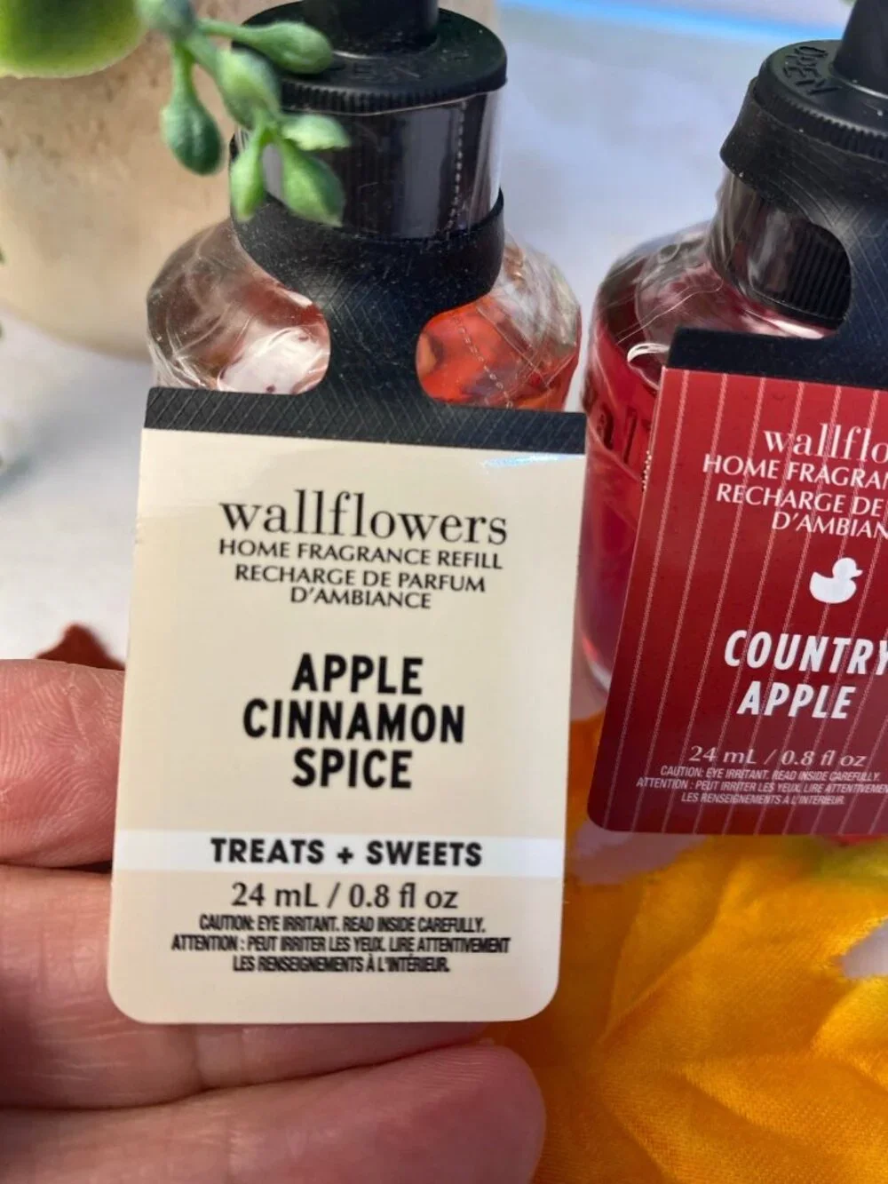 “Country Apple” “Apple Cinnamon Spice” Bath & Body Works 2 Wallflower Refills